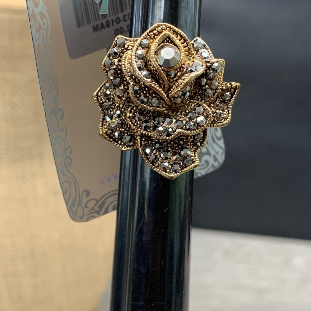 Antique Bronze Tone Rhinestone Rose Statement Ring Size 5.5 CH-5R03-019AM